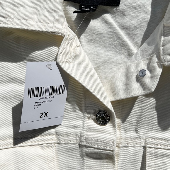 Forever 21 White Cropped Denim Jacket Size 2X - Picture 4 of 7